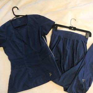 Jaanuu Scrub Set